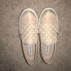 Steve Madden slip ons